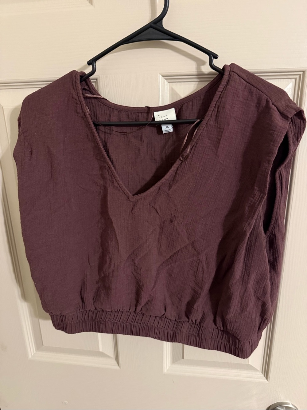Boxy V-Neck Cropped Tank Top - Brown